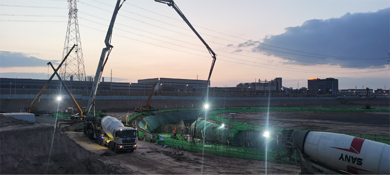 甘肃能化兰州新区热电项目I标段间冷塔建筑工程首段基础顺利浇筑